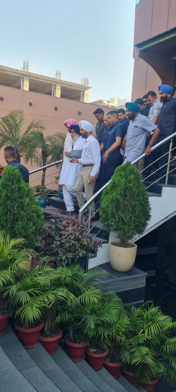 Advocate Parupkar Singh Ghuman, the candidate contesting the by-election from Ludhiana West constituency of the Shiromani Akali Dal, went door to door to campaign.